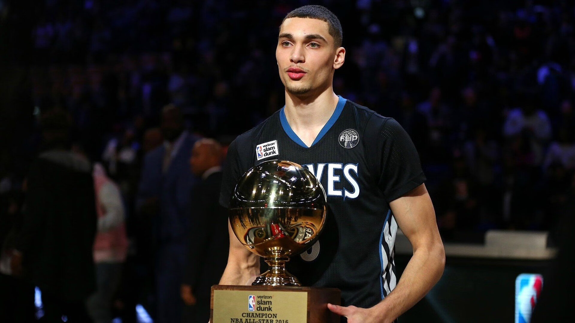 绝境中的孤胆英雄,贝恩一己之力刺穿活塞,上海队书写NBA历史唯一奇迹